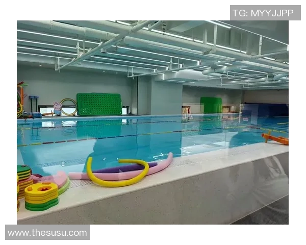 蛙泳带来的全身锻炼与健康益处解析,提升心肺功能与减压效果